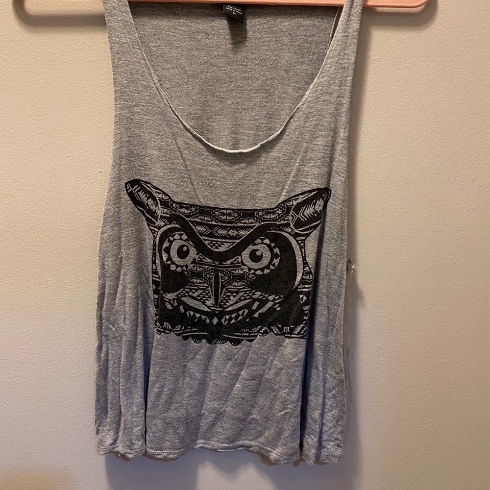 Cute flowing tank, never been worn